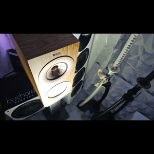 Thumbnail of the video review https://www.youtube.com/watch?v=8ak5IaGxvAQ