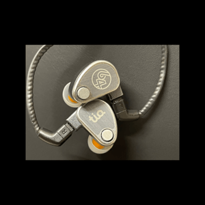 Thumbnail of the video review https://www.youtube.com/watch?v=wMXLvsIkKyA