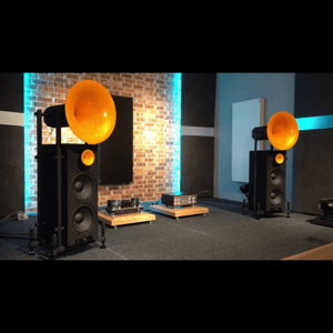 Thumbnail of the video review https://www.youtube.com/watch?v=DeshMOizCN4