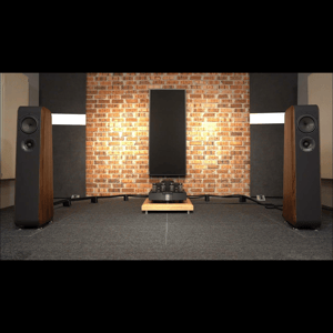 Thumbnail of the video review https://www.youtube.com/watch?v=z4AoK_BnVOE