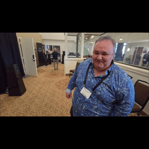 Thumbnail of the video review https://www.youtube.com/watch?v=apjHfUN9fnE