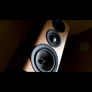 Thumbnail of the video review https://www.youtube.com/watch?v=EJRXjtfE5FA