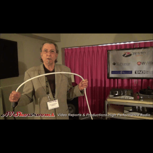 Thumbnail of the video review https://www.youtube.com/watch?v=LRCHvyEf4AY