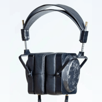 SJY Audio Horizon Closed Carbon variant 1