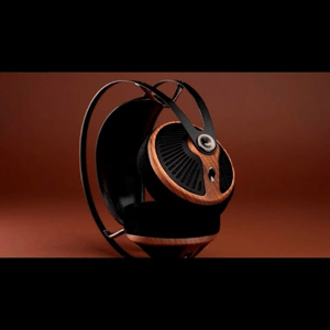 Thumbnail of the video review https://www.youtube.com/watch?v=NKWIihp-fmg