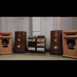 Thumbnail of the video review https://www.youtube.com/watch?v=MujjZalExaA