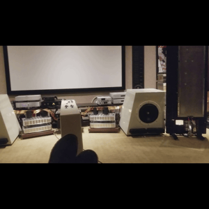 Thumbnail of the video review https://www.youtube.com/watch?v=Q-e8mgmzJmE