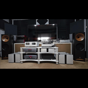 Thumbnail of the video review https://www.youtube.com/watch?v=d-6mQMj-bq0