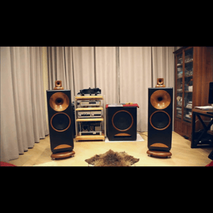 Thumbnail of the video review https://www.youtube.com/watch?v=s657LiPaQ2A