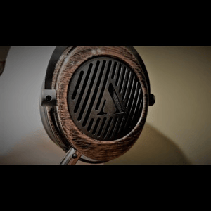 Thumbnail of the video review https://www.youtube.com/watch?v=GGMfoU06hlg