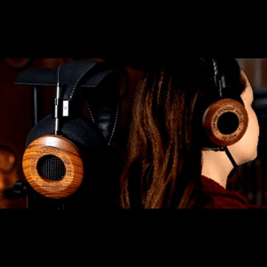 Thumbnail of the video review https://www.youtube.com/watch?v=EzXfQxeBJ6M