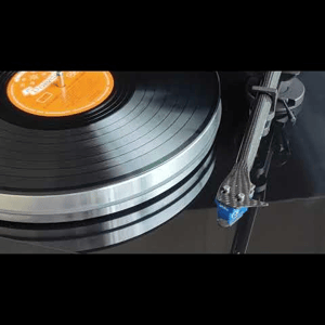 Thumbnail of the video review https://www.youtube.com/watch?v=unOhEHhli8w