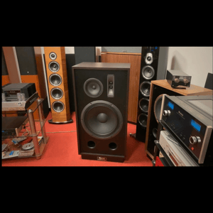 Thumbnail of the video review https://www.youtube.com/watch?v=Cq3Nz5ZLn2E