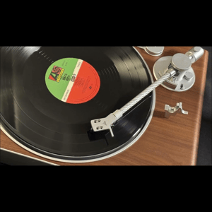 Thumbnail of the video review https://www.youtube.com/watch?v=xSsuu3C7UR0