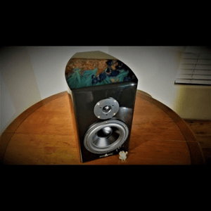 Thumbnail of the video review https://www.youtube.com/watch?v=UmF4oQCIlNE