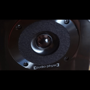 Thumbnail of the video review https://www.youtube.com/watch?v=F_NqfSSq084