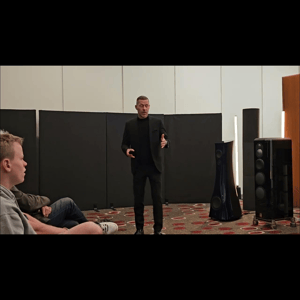 Thumbnail of the video review https://www.youtube.com/watch?v=iZWJaL2AqUw