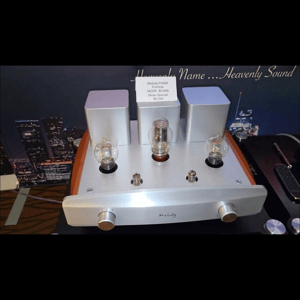 Thumbnail of the video review https://www.youtube.com/watch?v=AvzoM0mXZb8