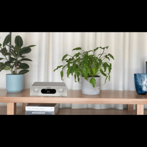 Thumbnail of the video review https://www.youtube.com/watch?v=SdtvXaa3sb8