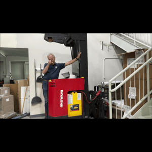 Thumbnail of the video review https://www.youtube.com/watch?v=MhUXVJ-X1kk