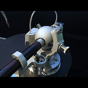 Thumbnail of the video review https://www.youtube.com/watch?v=UT4Xm0G7mNo