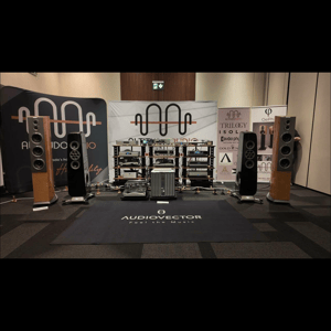 Thumbnail of the video review https://www.youtube.com/watch?v=iCkHbxMYtMc