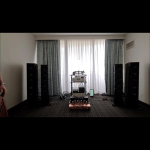 Thumbnail of the video review https://www.youtube.com/watch?v=UV8R5G7FiKg