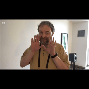 Thumbnail of the video review https://www.youtube.com/watch?v=3b-haMPFjoY