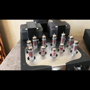 Thumbnail of the video review https://www.youtube.com/watch?v=EdlgqVftzpg