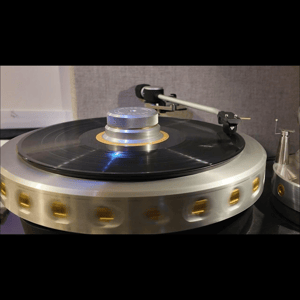 Thumbnail of the video review https://www.youtube.com/watch?v=JtzkV9dqL6Y