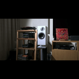 Thumbnail of the video review https://www.youtube.com/watch?v=-dEAlNsC0TY