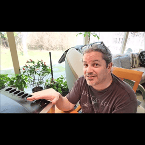 Thumbnail of the video review https://www.youtube.com/watch?v=KNmKUeryyZo