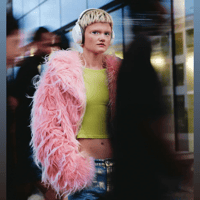 Sennheiser MOMENTUM 4 Wireless PRIDE Edition variant 5