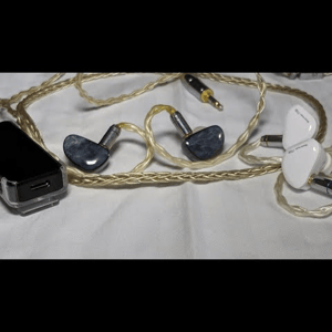 Thumbnail of the video review https://www.youtube.com/watch?v=vQ0cc5XIwqU