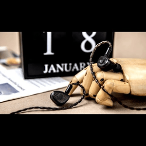 Thumbnail of the video review https://www.youtube.com/watch?v=eGKujrOs6WE