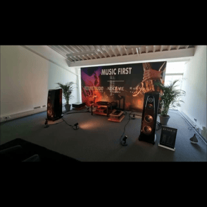 Thumbnail of the video review https://www.youtube.com/watch?v=j_ltAkHCHlU