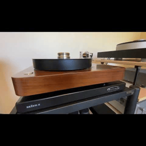 Thumbnail of the video review https://www.youtube.com/watch?v=hG8eXPvs0E4