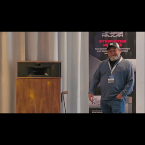 Thumbnail of the video review https://www.youtube.com/watch?v=xvZCJcieCxA