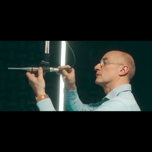 Thumbnail of the video review https://www.youtube.com/watch?v=u_m-LNQW_3U