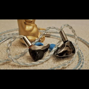 Thumbnail of the video review https://www.youtube.com/watch?v=V_lgYnL1Puc