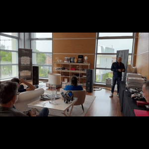 Thumbnail of the video review https://www.youtube.com/watch?v=kTlmZ5sd59Q