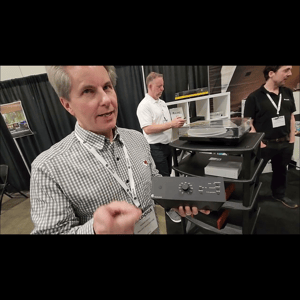 Thumbnail of the video review https://www.youtube.com/watch?v=9oUlLDuT5oc