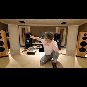 Thumbnail of the video review https://www.youtube.com/watch?v=uXErcOEdTuI