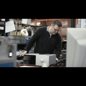 Thumbnail of the video review https://www.youtube.com/watch?v=x-0suNEQW5c