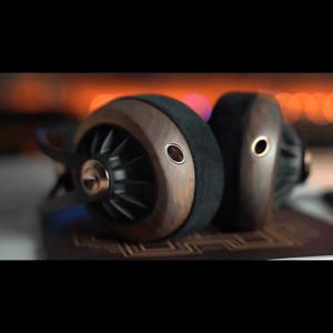 Thumbnail of the video review https://www.youtube.com/watch?v=dT1Oqq9VgSE