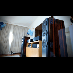 Thumbnail of the video review https://www.youtube.com/watch?v=zajbQmM6OzE