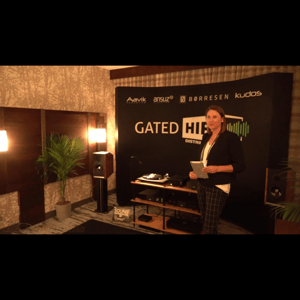 Thumbnail of the video review https://www.youtube.com/watch?v=j9VnQauxit4