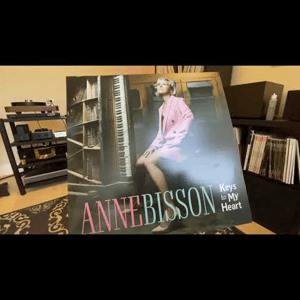 Thumbnail of the video review https://www.youtube.com/watch?v=RlyVz1TRFGk