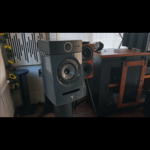 Thumbnail of the video review https://www.youtube.com/watch?v=eR3J_M6ybZ8