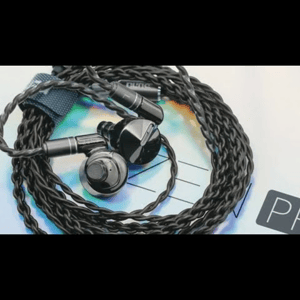 Thumbnail of the video review https://www.youtube.com/watch?v=uwKmKADoAbg